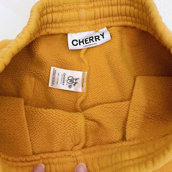 NWT Cherry LA Mountain Wear Sweatshorts Cali Gold Size Small “A Brighter Future” - Picture 10 of 13